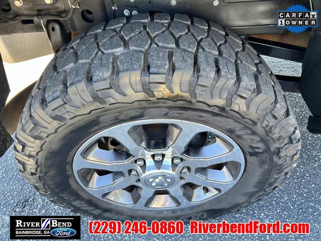 Photo of 2019 Diamond Black Crystal Pearlcoat RAM 2500