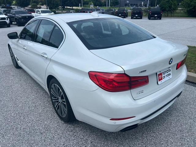 Photo of 2018 White Metallic BMW 540