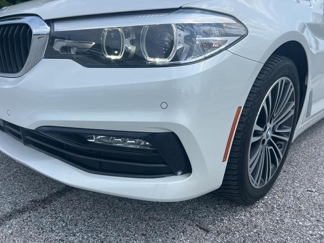 Photo of 2018 White Metallic BMW 540