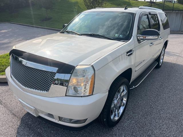 Photo of 2007 White Diamond Tricoat Cadillac Escalade ESV