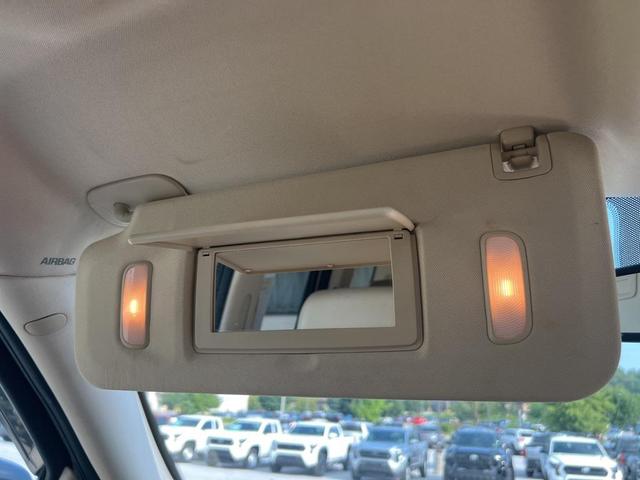 Photo of 2007 White Diamond Tricoat Cadillac Escalade ESV
