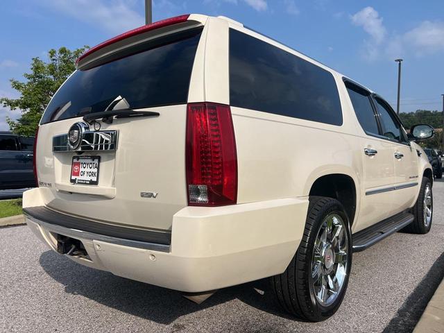 Photo of 2007 White Diamond Tricoat Cadillac Escalade ESV