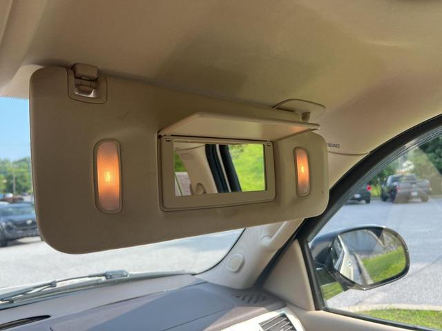 Photo of 2007 White Diamond Tricoat Cadillac Escalade ESV