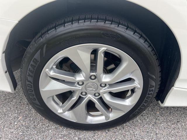Photo of 2018 Platinum White Pearl Honda Accord