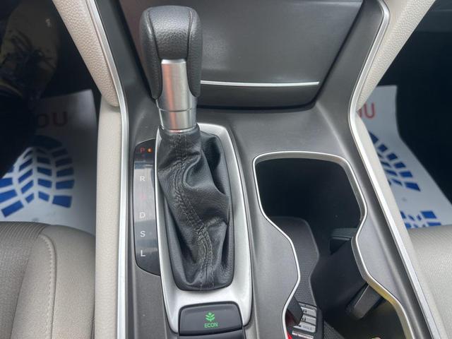 Photo of 2018 Platinum White Pearl Honda Accord