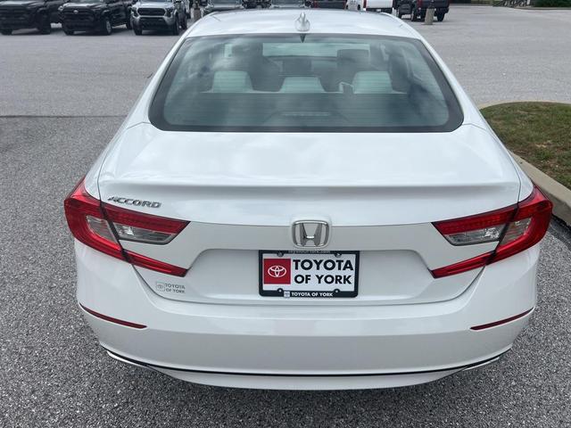 Photo of 2018 Platinum White Pearl Honda Accord