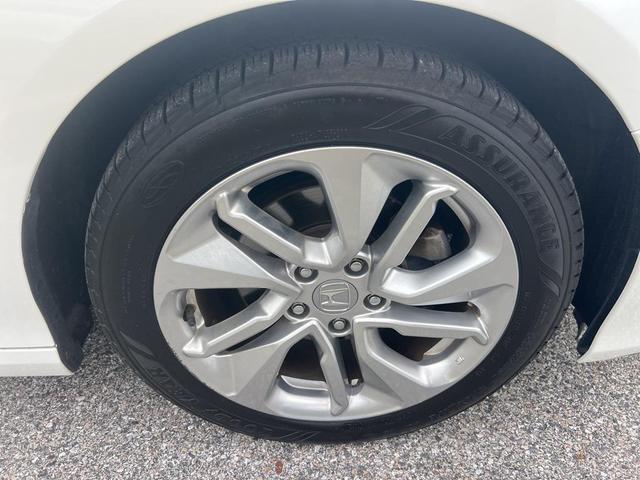 Photo of 2018 Platinum White Pearl Honda Accord
