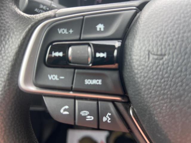 Photo of 2018 Platinum White Pearl Honda Accord