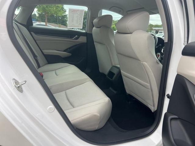 Photo of 2018 Platinum White Pearl Honda Accord