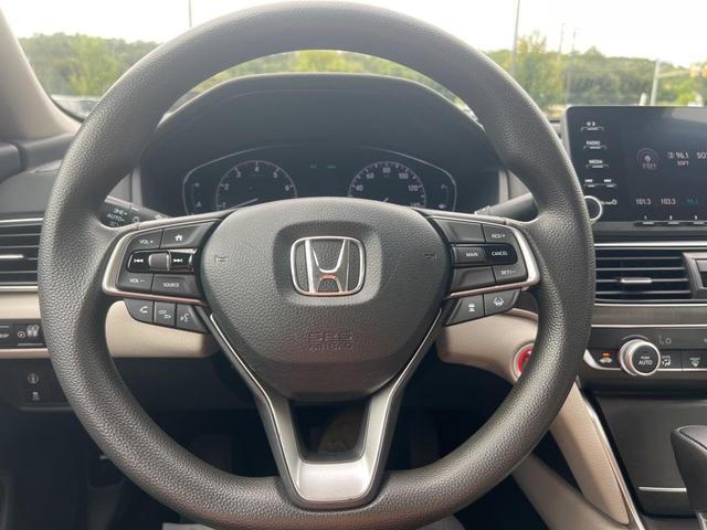 Photo of 2018 Platinum White Pearl Honda Accord