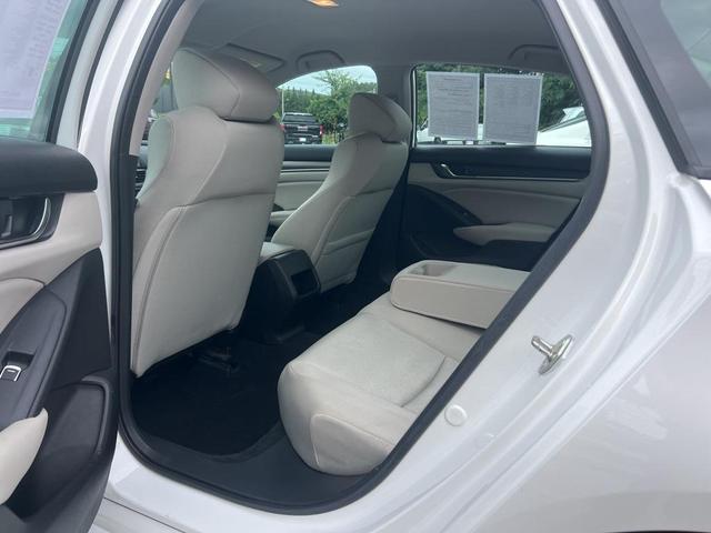 Photo of 2018 Platinum White Pearl Honda Accord