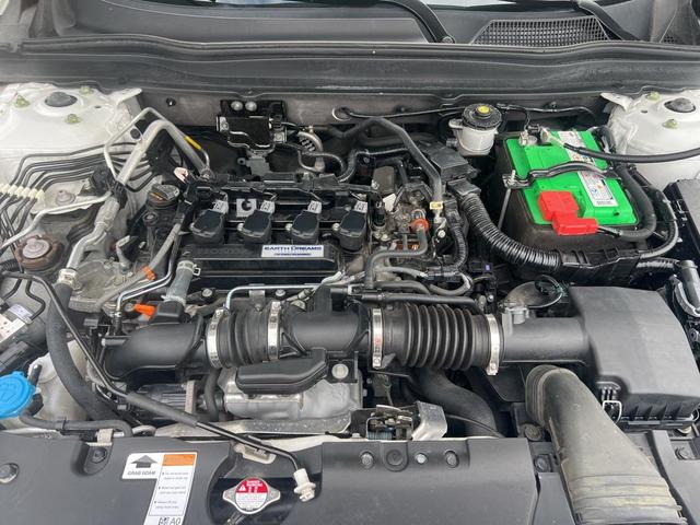 Photo of 2018 Platinum White Pearl Honda Accord
