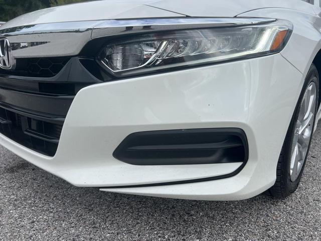 Photo of 2018 Platinum White Pearl Honda Accord