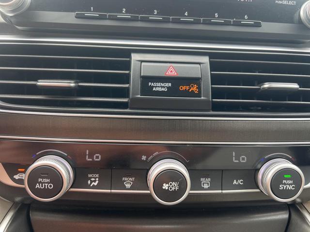 Photo of 2018 Platinum White Pearl Honda Accord