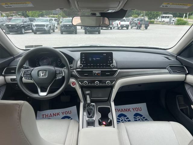Photo of 2018 Platinum White Pearl Honda Accord