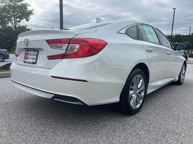 Photo of 2018 Platinum White Pearl Honda Accord