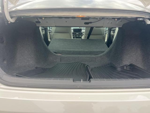 Photo of 2018 Platinum White Pearl Honda Accord