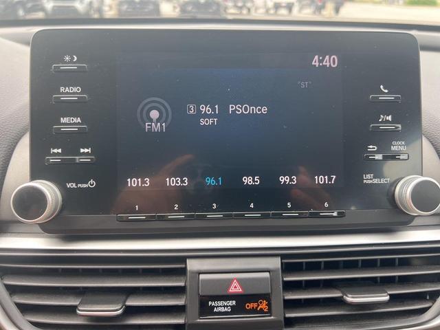 Photo of 2018 Platinum White Pearl Honda Accord