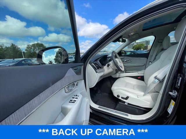 Photo of 2024 Onyx Black Volvo XC90 Recharge Plug-In Hybrid