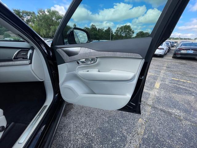 Photo of 2024 Onyx Black Volvo XC90 Recharge Plug-In Hybrid