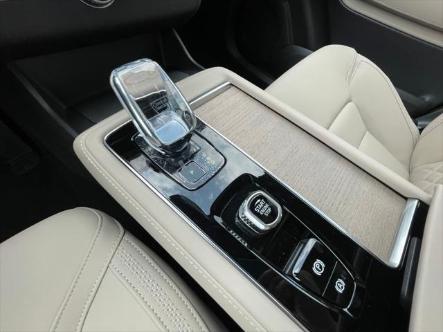Photo of 2025 Denim Blue Volvo XC90