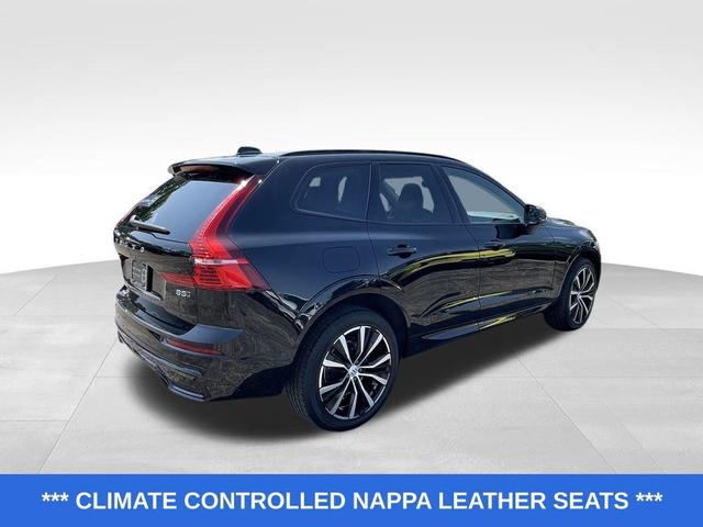 Photo of 2024 Onyx Black Metallic Volvo XC60