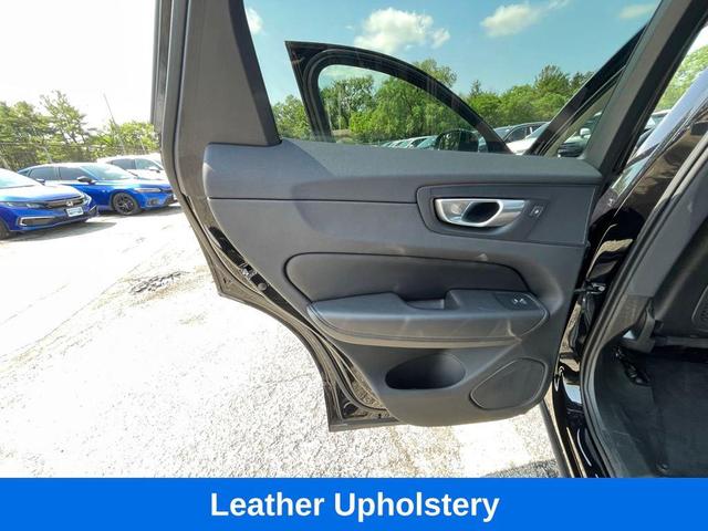 Photo of 2024 Onyx Black Metallic Volvo XC60