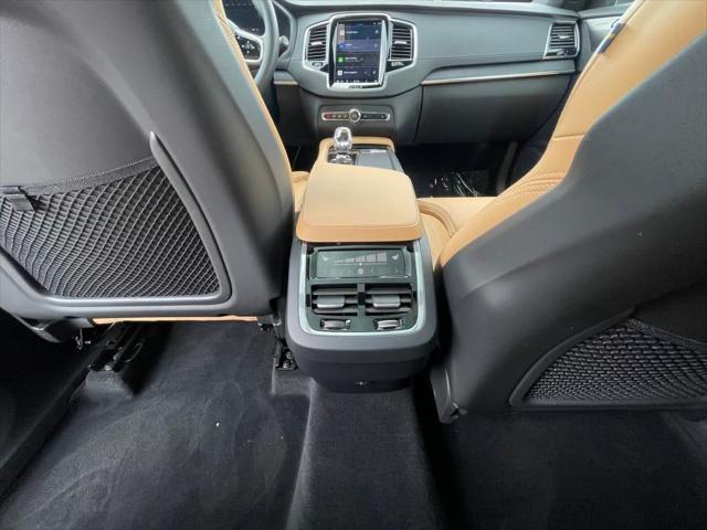 Photo of 2024 Onyx Black Metallic Volvo XC90