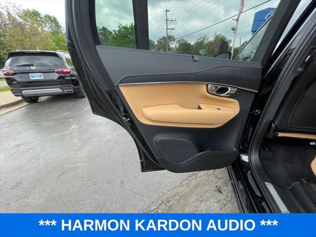 Photo of 2024 Onyx Black Metallic Volvo XC90