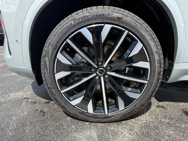 Photo of 2026 Grey Volvo XC90