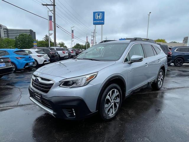 Photo of 2022 Ice Silver Metallic Subaru Outback