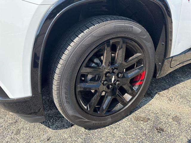 Photo of 2020 Summit White Chevrolet Traverse