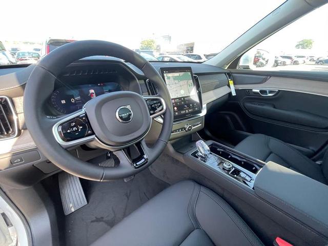 Photo of 2026 Crystal White Volvo XC90