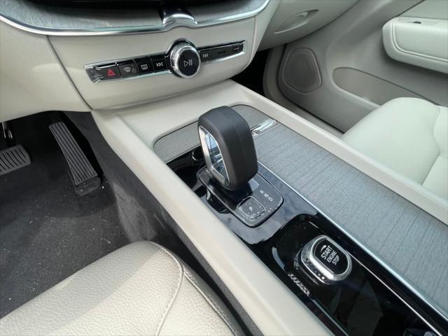 Photo of 2025 Denim Blue Volvo XC60 Plug-In Hybrid