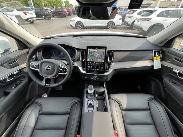 Photo of 2025 Crystal White Volvo XC90 Plug-In Hybrid
