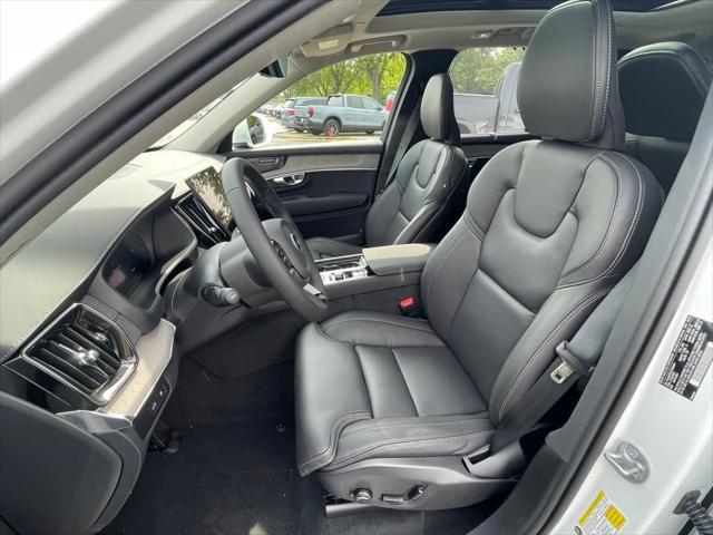 Photo of 2025 Crystal White Volvo XC90 Plug-In Hybrid