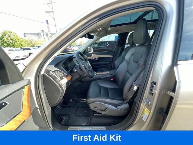 Photo of 2023 Bright Dusk Metallic Volvo XC90