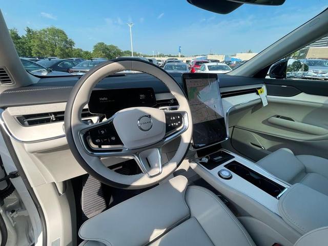 Photo of 2025 Crystal White Volvo EX90
