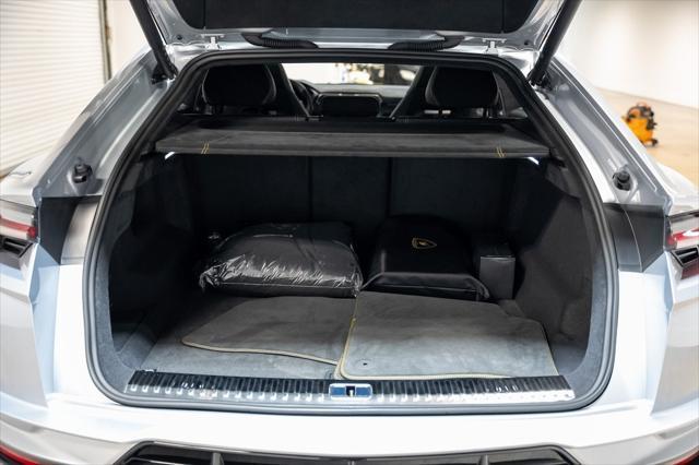 Photo of 2024 Grigio Nimbus Metallic Lamborghini Urus