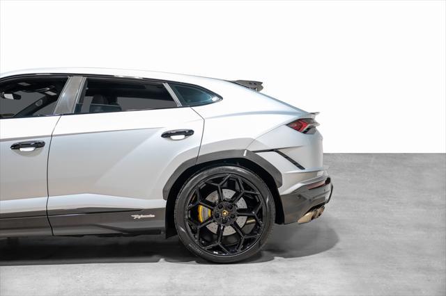 Photo of 2024 Grigio Nimbus Metallic Lamborghini Urus