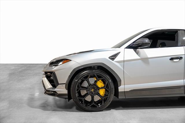 Photo of 2024 Grigio Nimbus Metallic Lamborghini Urus