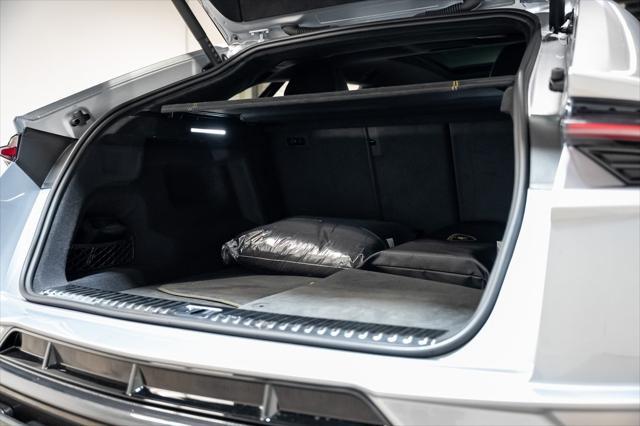 Photo of 2024 Grigio Nimbus Metallic Lamborghini Urus