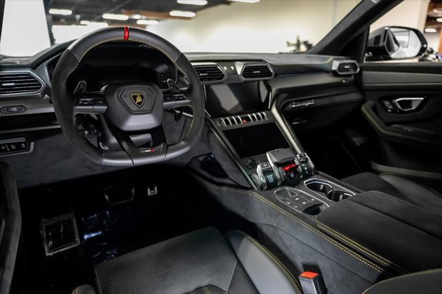 Photo of 2024 Grigio Nimbus Metallic Lamborghini Urus
