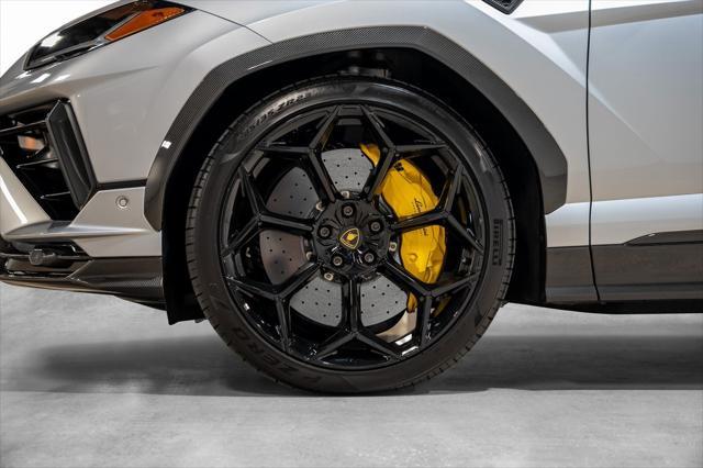 Photo of 2024 Grigio Nimbus Metallic Lamborghini Urus
