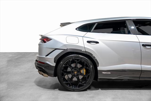 Photo of 2024 Grigio Nimbus Metallic Lamborghini Urus