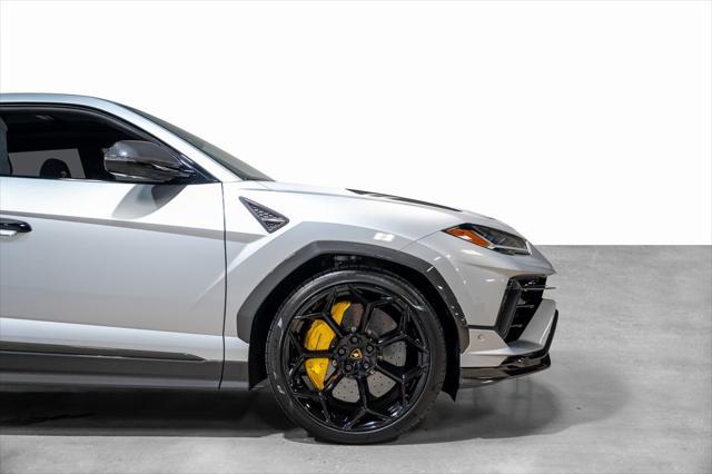 Photo of 2024 Grigio Nimbus Metallic Lamborghini Urus