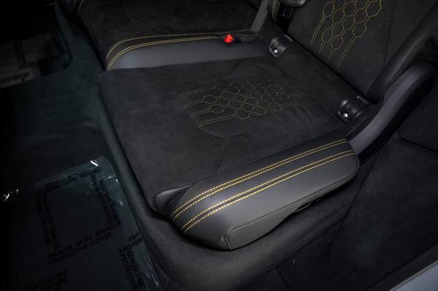 Photo of 2024 Grigio Nimbus Metallic Lamborghini Urus