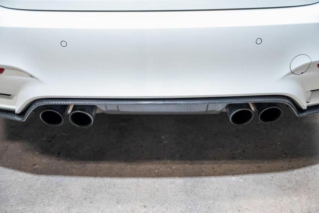 Photo of 2017 Alpine White BMW M3