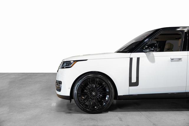 Photo of 2023 Ostuni Pearl White Land Rover Range Rover