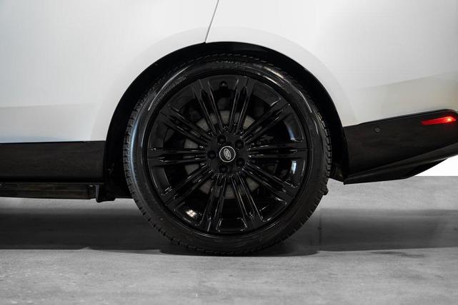 Photo of 2023 Ostuni Pearl White Land Rover Range Rover